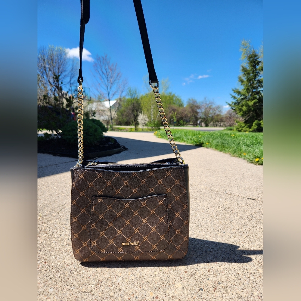 NEW Super cute Nine West crossbody purse